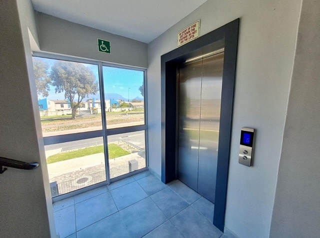 1 Bedroom Property for Sale in Table View Western Cape